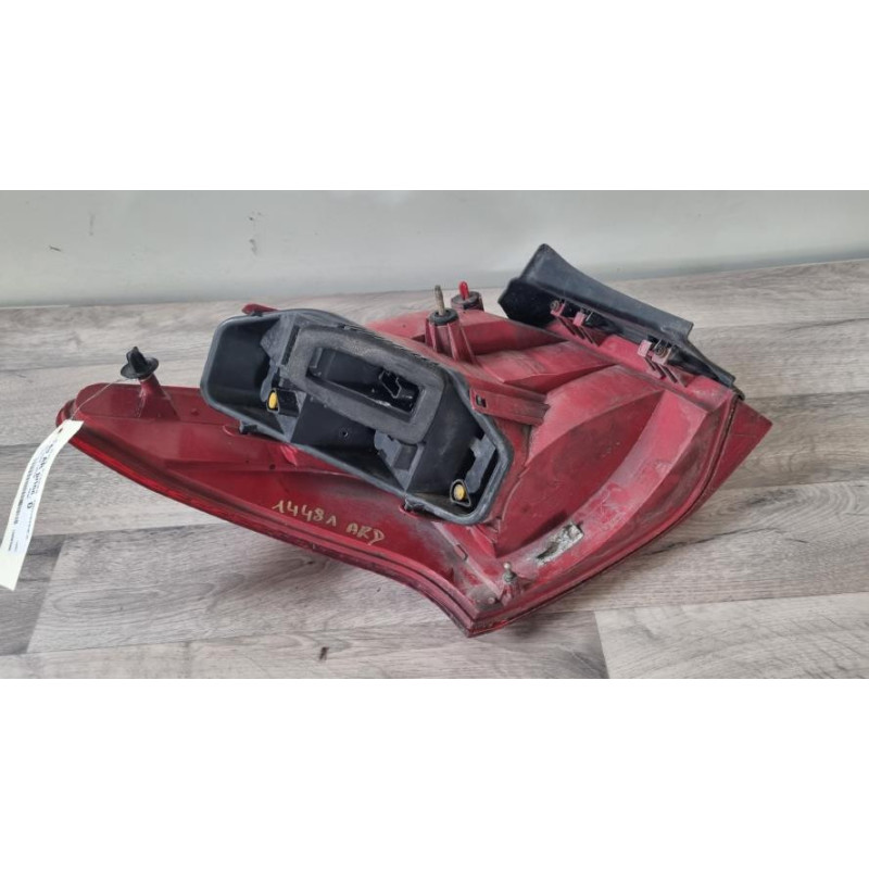 Feu arriere principal droit (feux) PEUGEOT 407 PHASE 1 BREAK d’occasion