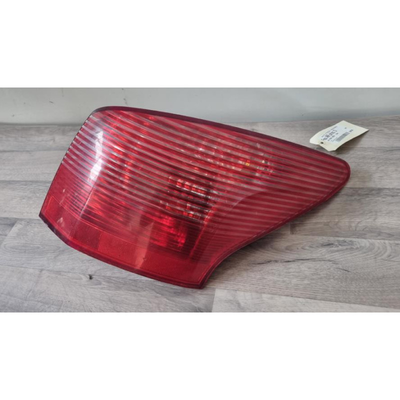 Feu arriere principal droit (feux) PEUGEOT 407 PHASE 1 BREAK d’occasion