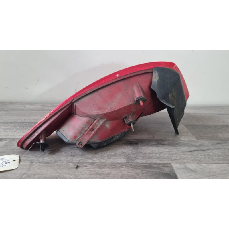 Feu arriere principal droit (feux) PEUGEOT 407 PHASE 1 BREAK d’occasion