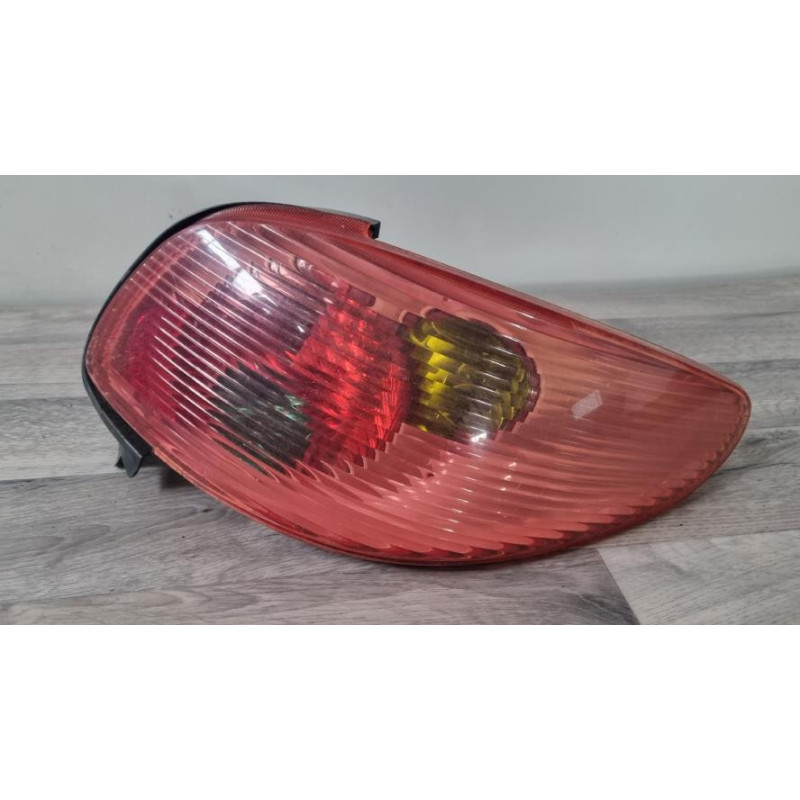 Feu arriere principal droit (feux) PEUGEOT 206 PHASE 2 CABRIOLET d’occasion