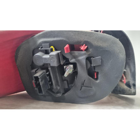 Feu arriere principal droit (feux) PEUGEOT 206 PHASE 2 CABRIOLET d’occasion