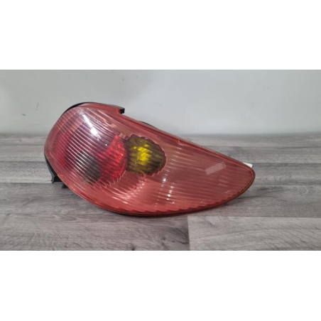 Feu arriere principal droit (feux) PEUGEOT 206 PHASE 2 CABRIOLET d’occasion