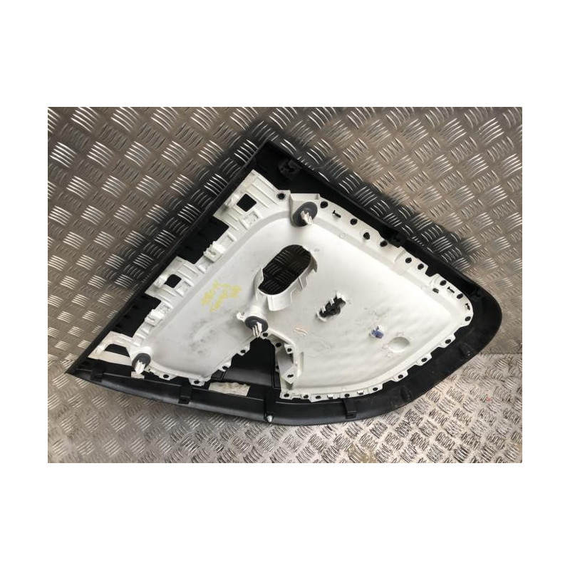 Panneau de porte arriere droit RENAULT TWINGO 3 PHASE 1 d’occasion