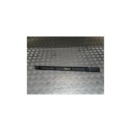 Baguette de porte arriere gauche  RENAULT CLIO 3 PHASE 1 d’occasion