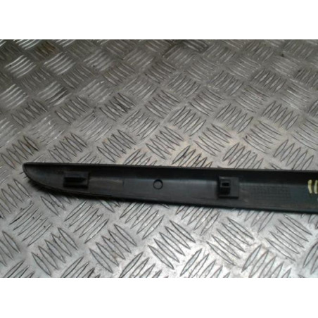 Baguette de porte arriere gauche  RENAULT CLIO 3 PHASE 1 d’occasion