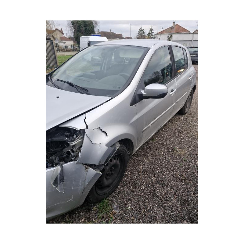 Anti brouillard arriere droit RENAULT CLIO 3 PHASE 2 d’occasion