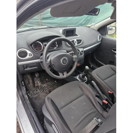 Anti brouillard arriere droit RENAULT CLIO 3 PHASE 2 d’occasion