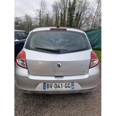 Anti brouillard arriere droit RENAULT CLIO 3 PHASE 2 d’occasion