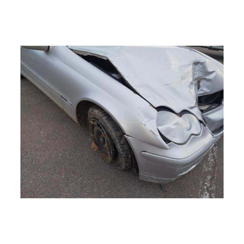 Feu arriere principal droit (feux) MERCEDES CLASSE C 203 PHASE 1 d’occasion