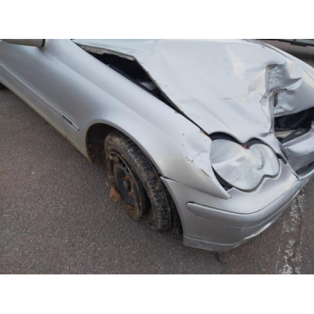Feu arriere principal droit (feux) MERCEDES CLASSE C 203 PHASE 1 d’occasion