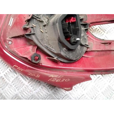 Feu arriere principal droit (feux) PEUGEOT 208 1 PHASE 1 d’occasion