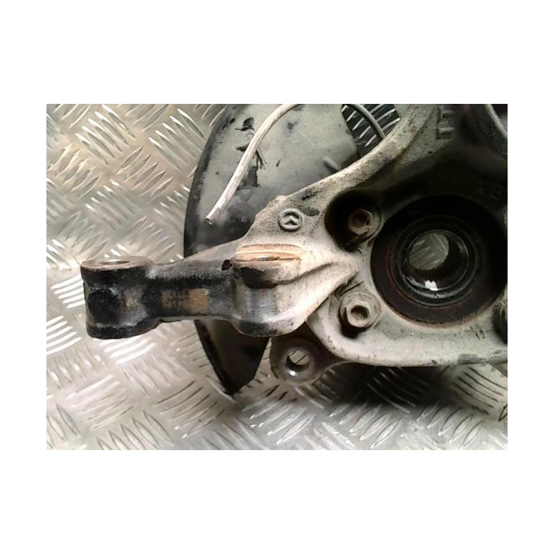 Moyeu avant droit MAZDA 3 3 PHASE 1 d’occasion