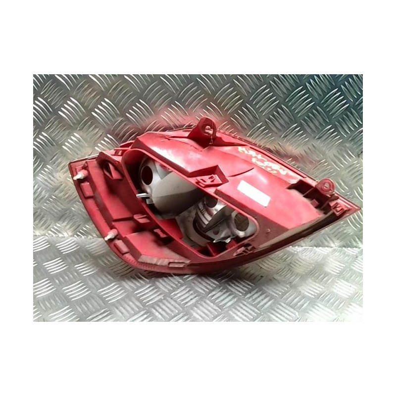 Feu arriere principal droit (feux) RENAULT CLIO 3 PHASE 2 d’occasion