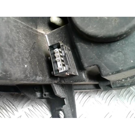 Optique avant principal gauche (feux)(phare) PEUGEOT 407 PHASE 1 BREAK d’occasion