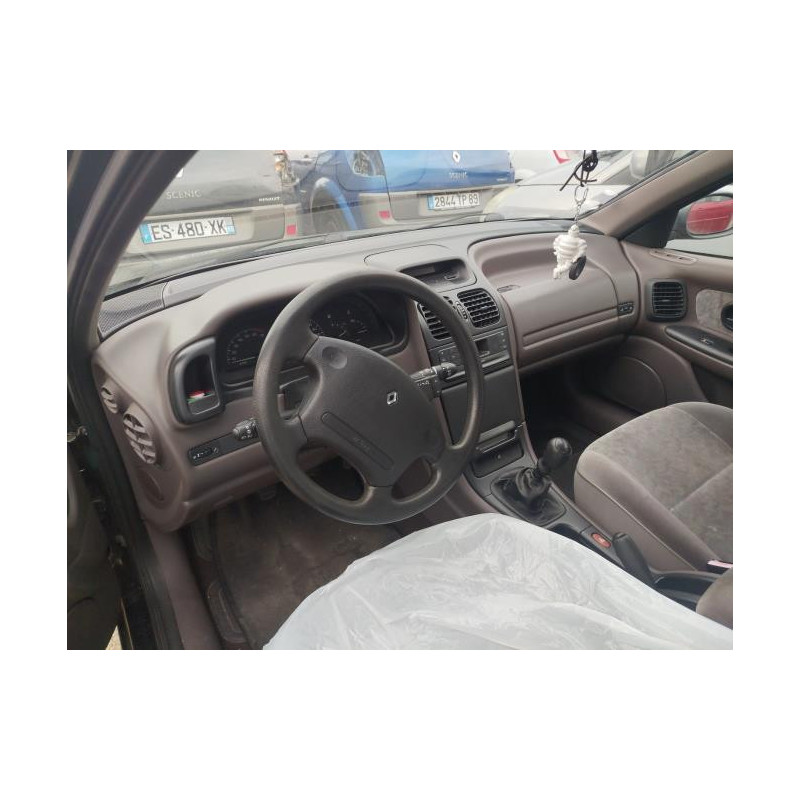 Anti brouillard droit (feux) RENAULT LAGUNA 1 PHASE 1 d’occasion