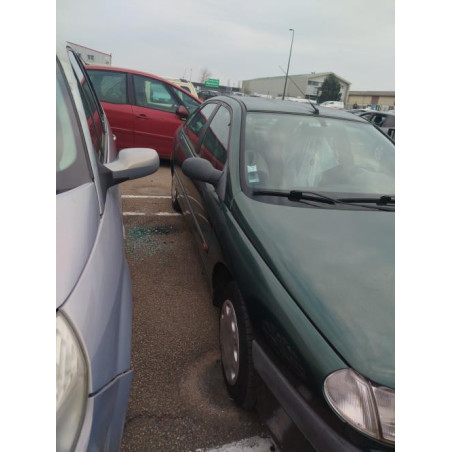 Anti brouillard droit (feux) RENAULT LAGUNA 1 PHASE 1 d’occasion