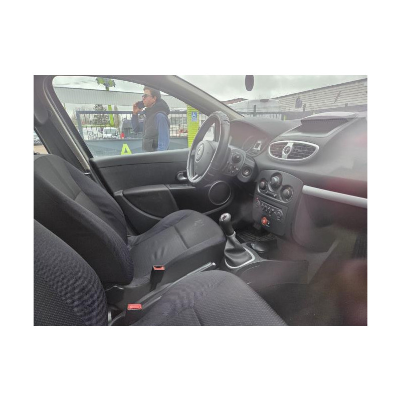 Capot RENAULT CLIO 3 PHASE 1 d’occasion
