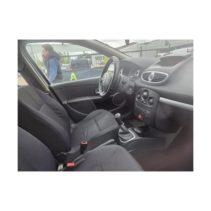 Capot RENAULT CLIO 3 PHASE 1 d’occasion