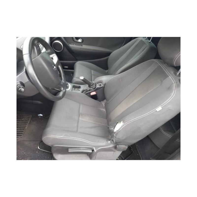 Platine feu arriere gauche RENAULT MEGANE 3 PHASE 1 COUPE d’occasion