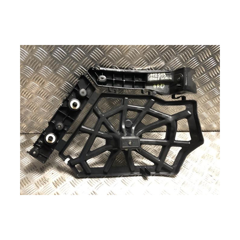 Support de pare chocs arriere RENAULT GRAND SCENIC 3 PHASE 1 d’occasion