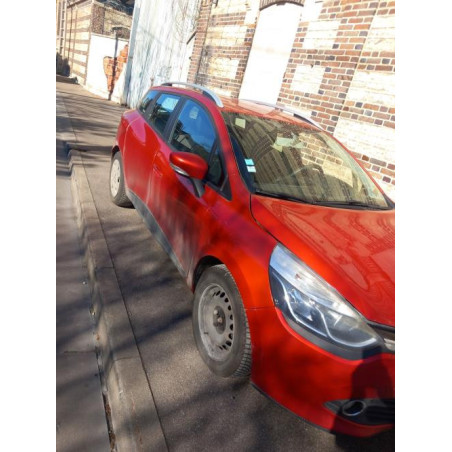 Pare boue avant droit RENAULT CLIO 4 PHASE 1 BREAK d’occasion