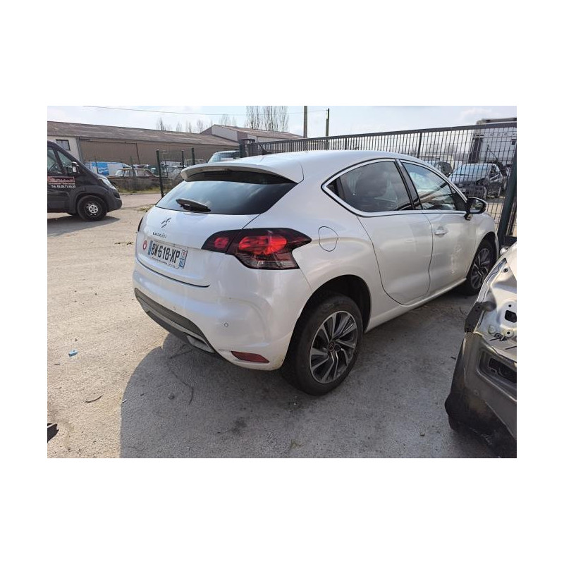Support de pare chocs arriere CITROEN DS4 PHASE 1 d’occasion