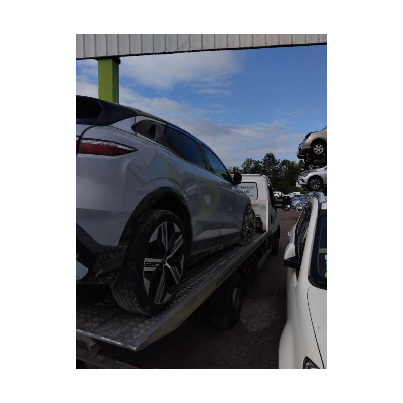Bas de caisse gauche RENAULT MEGANE 5 d’occasion