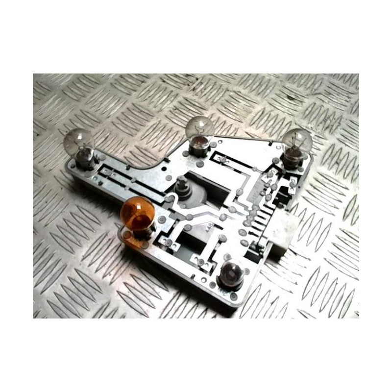 Platine feu arriere gauche MERCEDES CLASSE C 202 PHASE 2 d’occasion