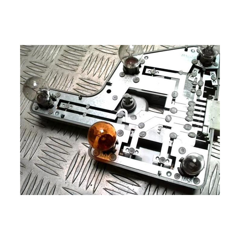 Platine feu arriere gauche MERCEDES CLASSE C 202 PHASE 2 d’occasion