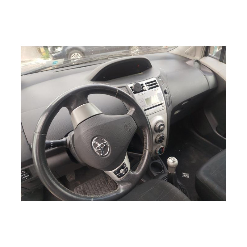 Feu arriere principal droit (feux) TOYOTA YARIS 2 PHASE 1 d’occasion