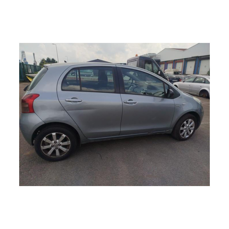 Feu arriere principal gauche (feux) TOYOTA YARIS 2 PHASE 1 d’occasion