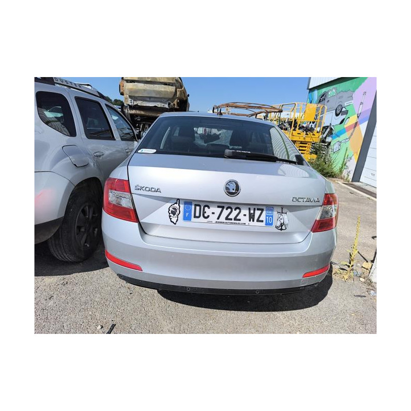 Baie de pare brise SKODA OCTAVIA 3 PHASE 1 d’occasion
