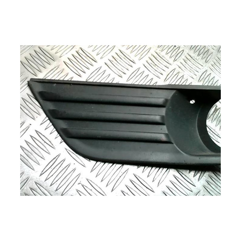 Enjoliveur anti brouillard FORD FOCUS 2 PHASE 1 BREAK d’occasion