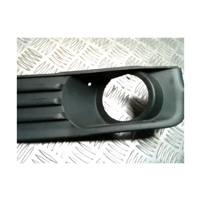 Enjoliveur anti brouillard FORD FOCUS 2 PHASE 1 BREAK d’occasion