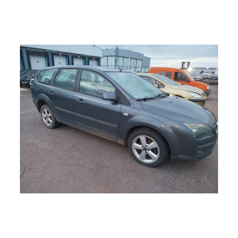Enjoliveur anti brouillard FORD FOCUS 2 PHASE 1 BREAK d’occasion