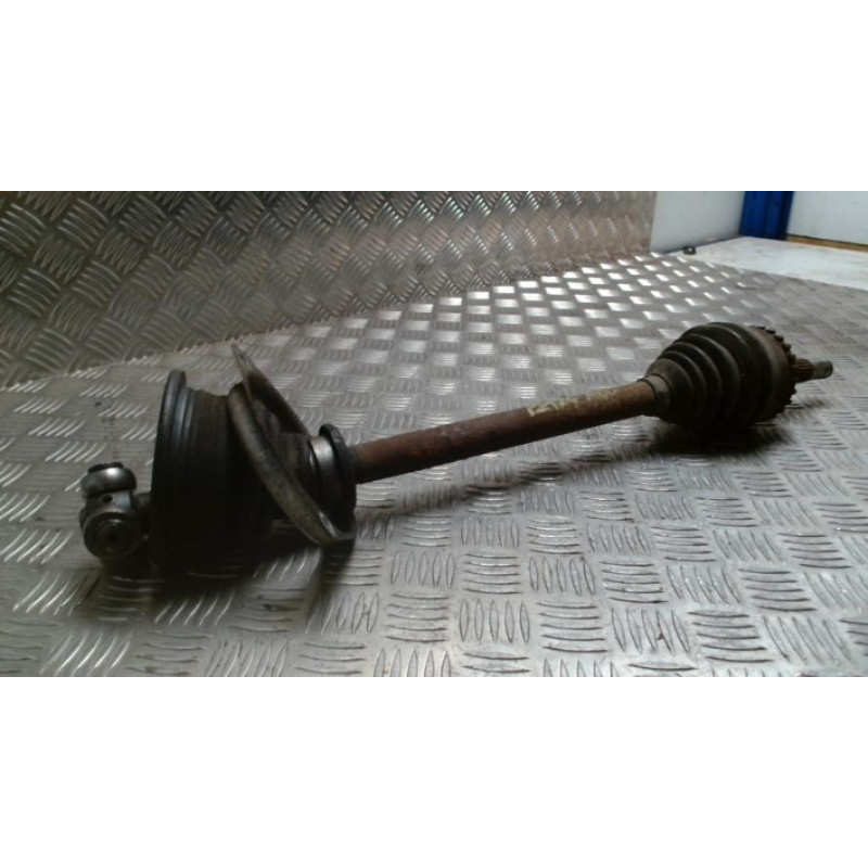 Cardan gauche (transmission) RENAULT CLIO 2 PHASE 2 d’occasion