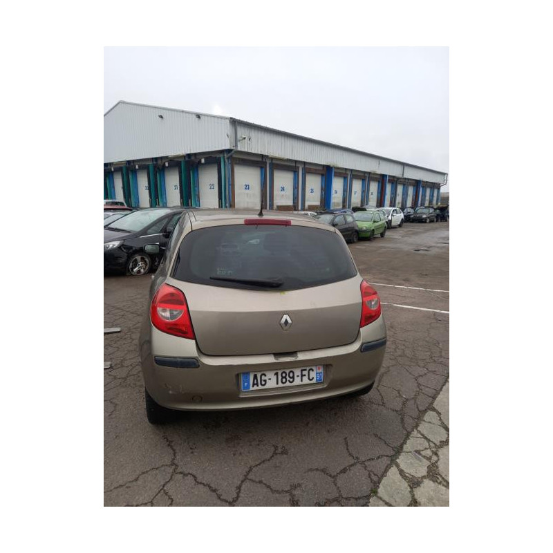 Ceinture avant gauche RENAULT CLIO 3 PHASE 1 d’occasion