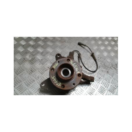 Fusee avant gauche RENAULT SCENIC 1 PHASE 2 d’occasion
