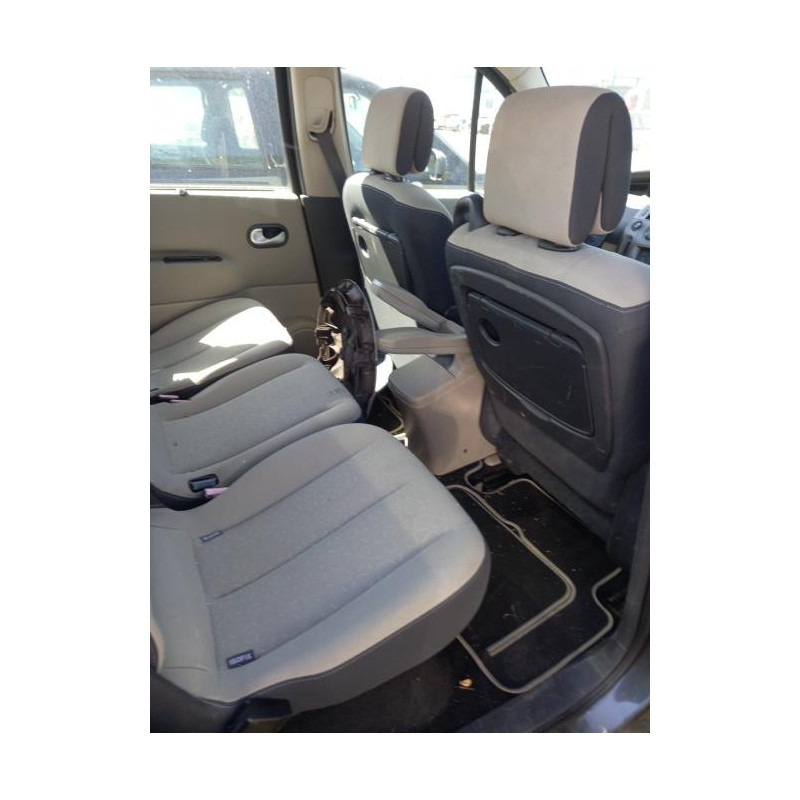 Pare boue avant droit RENAULT SCENIC 2 PHASE 2 d’occasion
