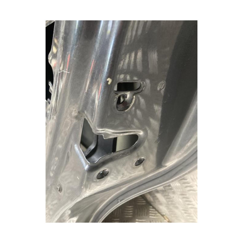 Porte arriere droit DACIA SANDERO 1 d’occasion