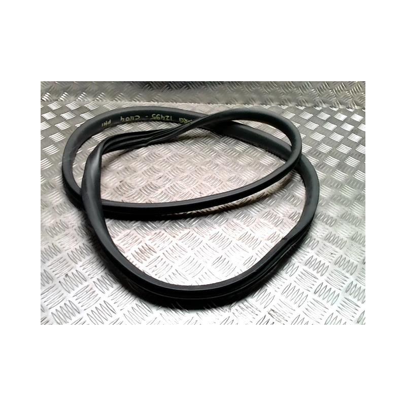 Joint de porte arriere gauche RENAULT CLIO 4 PHASE 1 d’occasion