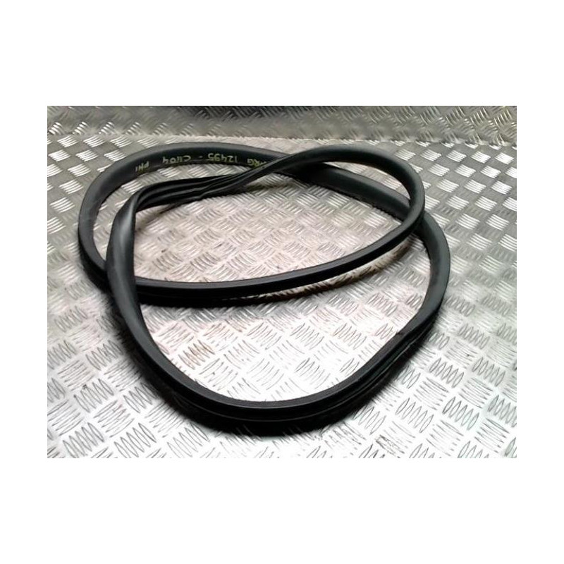 Joint de porte arriere gauche RENAULT CLIO 4 PHASE 1 d’occasion