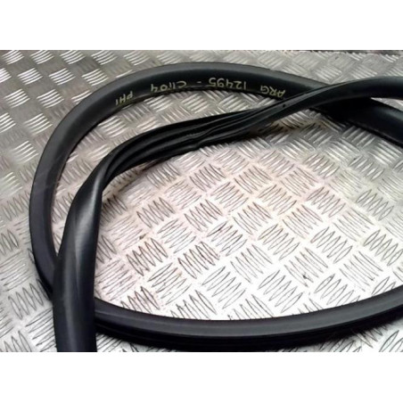 Joint de porte arriere gauche RENAULT CLIO 4 PHASE 1 d’occasion
