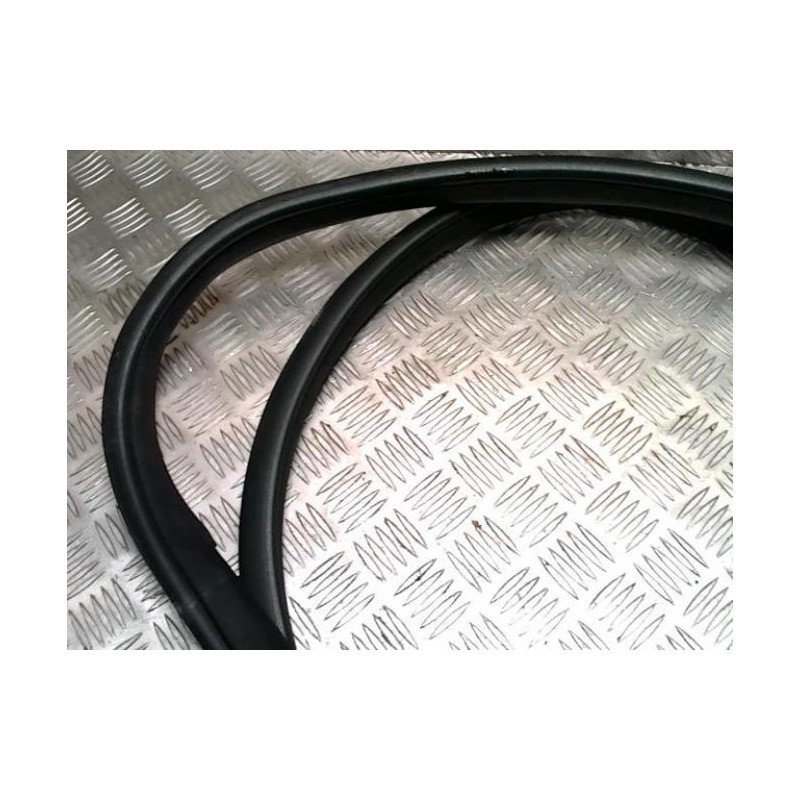 Joint de porte avant droite MERCEDES CLASSE C 204 PHASE 2 COUPE d’occasion
