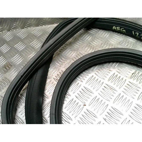 Joint de porte arriere gauche MERCEDES CLASSE M 163 PHASE 2 d’occasion