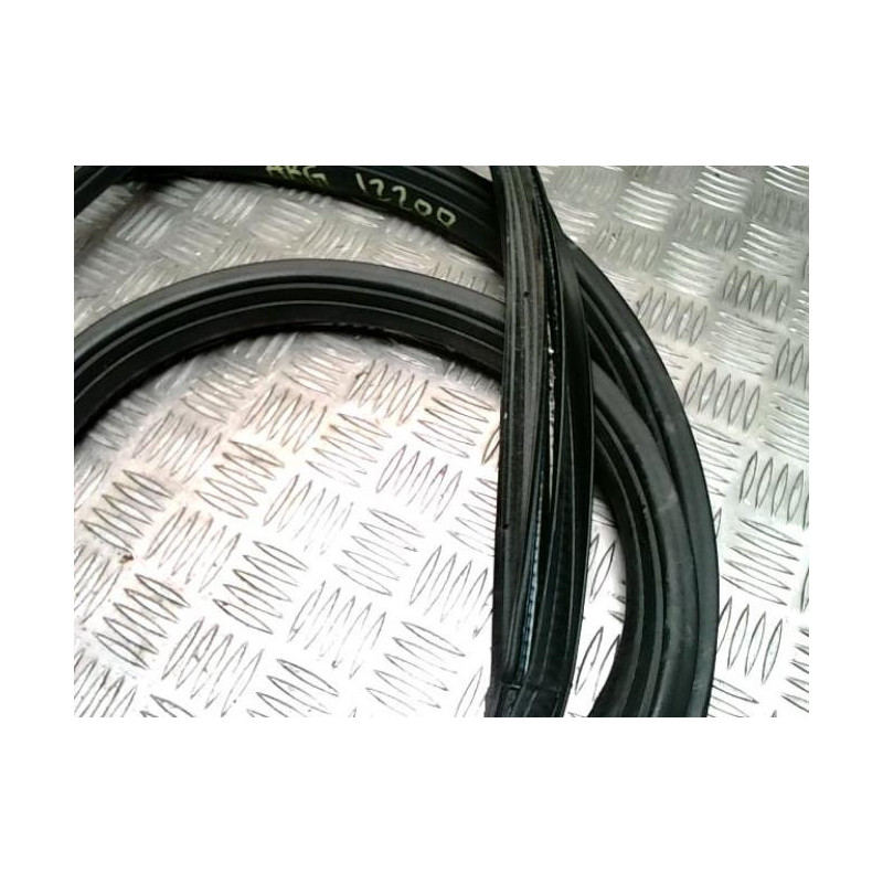 Joint de porte arriere gauche MERCEDES CLASSE M 163 PHASE 2 d’occasion