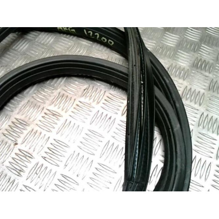Joint de porte arriere gauche MERCEDES CLASSE M 163 PHASE 2 d’occasion