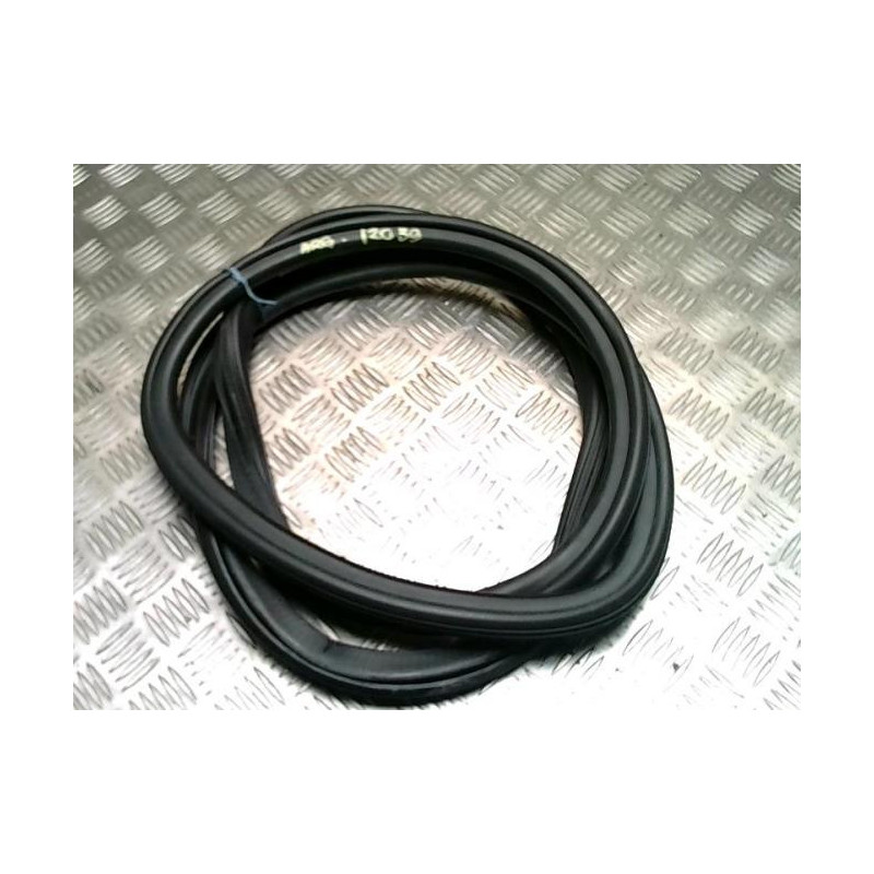 Joint de porte arriere gauche AUDI A4 3 AVANT PHASE 1 BREAK d’occasion