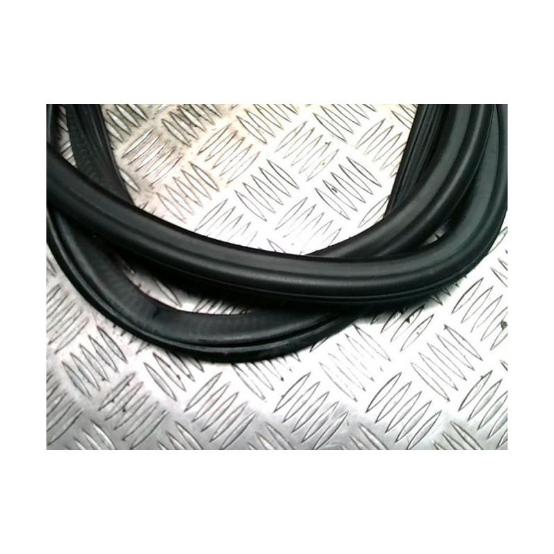 Joint de porte arriere gauche AUDI A4 3 AVANT PHASE 1 BREAK d’occasion