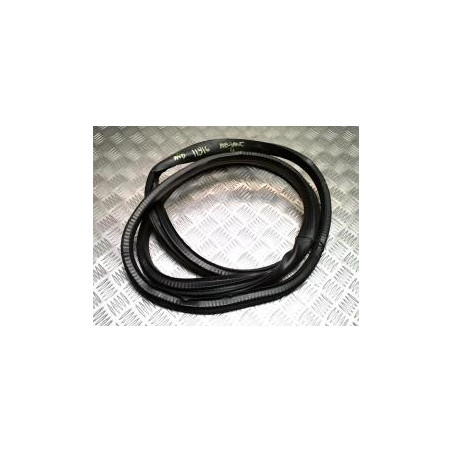 Joint de porte avant droite RENAULT MEGANE 4 PHASE 2 d’occasion